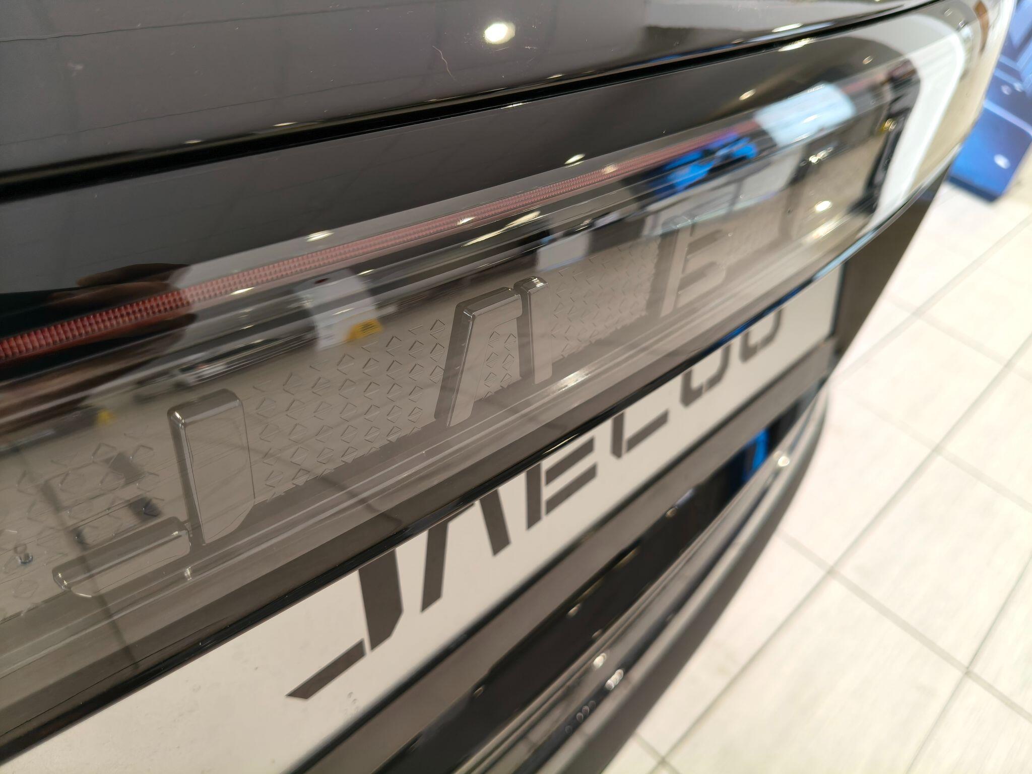 Large vehicle image